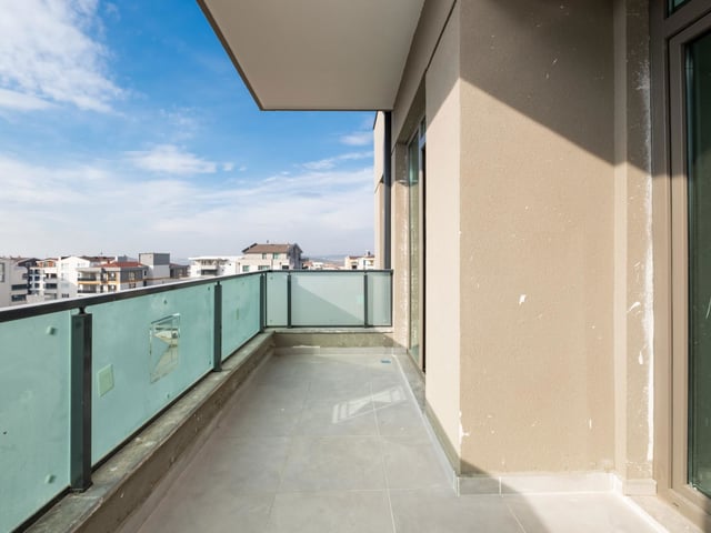 REMAX ADVANTAGE'DEN AKÇALARDA HAVUZLU 2+1 KİRALIK DAİRE