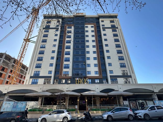 BAĞCILAR MEYDANA YAKIN ANA CADDE ÜZERINDE 3+1 SATILIK LÜKS DAIRE
