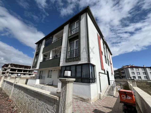 RE/MAX LACİVERT'TEN DADAŞKENT'TE 2+0 SATILIK DAİRE