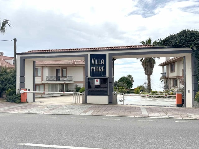 GÜZELCE DE DENİZE SIFIR VILLA MARE SITESINDE 3+2 TERAS DUBLEKS