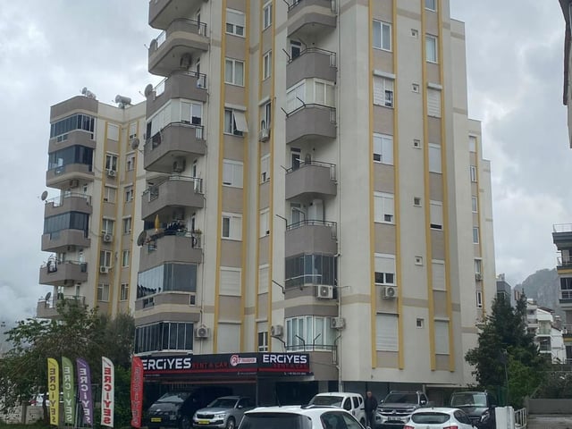 HURMA'DA SİTE İÇERİSİNDE 3+1 EŞYASIZ KİRALIK DAİRE