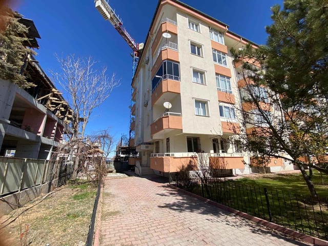 ÖZALPER MAHALLESİNDE SATILIK 3+1 DAİRE