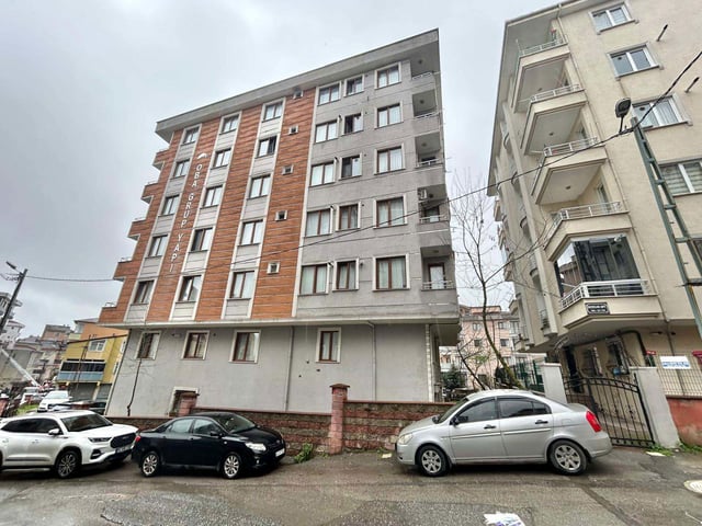 ÇEKMEKÖY AYDINLAR MAH. 2+1 SATILIK ARA KAT DAIRE