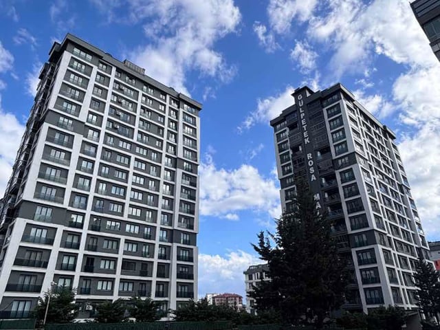 ALTAYÇEŞME GÜLPETEK ROSA MALTEPE SİTESİNDE SATILIK 2+1 BAHÇE KATI