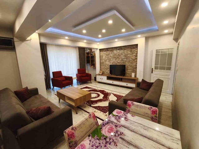 REMAX ESRA ÖZKAN'DAN ŞIRINEVLER MEYDANA 2 DAK. ARA KAT DAIRE
