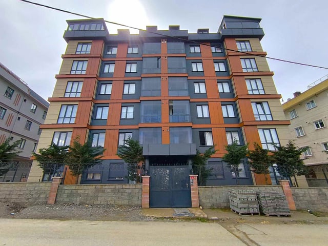 REMAX ASHİLL SAMANDIRA DA SİTE IÇI METROYA YAKIN SATILIK 3+1 SATILIK DAİRE
