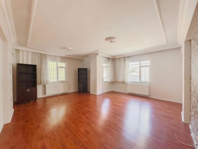 FIRSAT! KAPALI OTOPARKLI 150 M² 3+1 BOŞ DAİRE