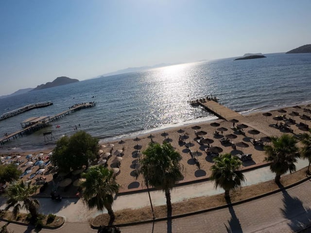 TURGUTREIS ADA RESIDENCE'DA DENIZE SIFIR EŞYALI 2+1 DAIRE!