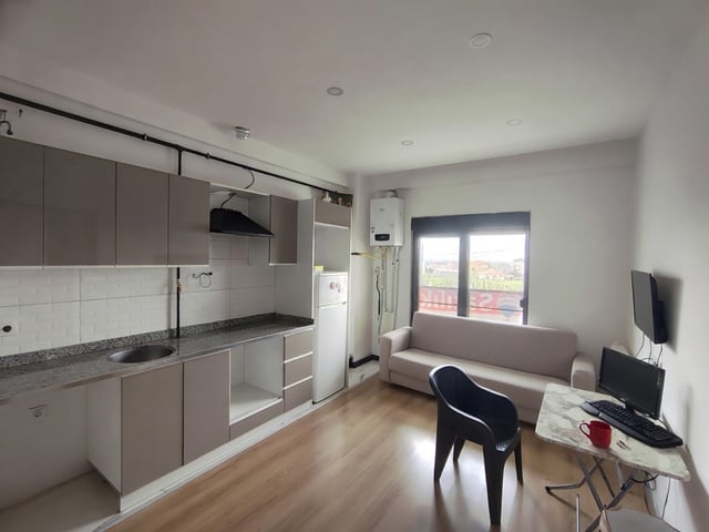 REMAX MODEL DEN ÇARDAK ÇINAR MAHALLESINDE 1+1 KIRACILI SATILIK APART