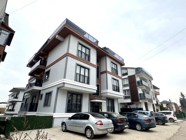 BAŞISKELE YEŞILYURT MAH'DE SATILIK 4+1 GENIŞ BAHÇELI DUBLEKS