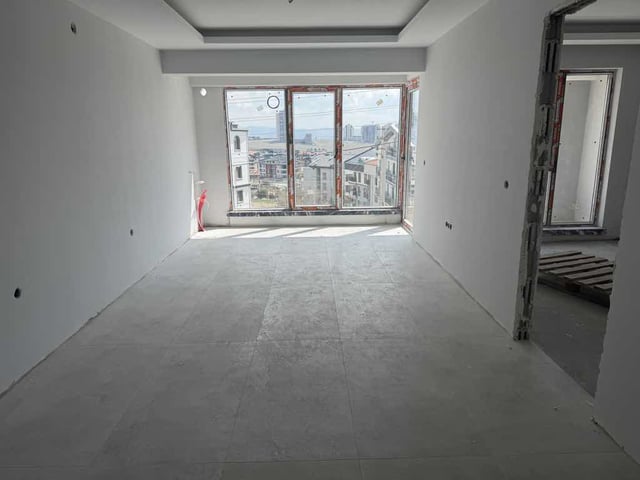 GÖLBAŞI TAŞPINARDA BULVARA YAKIN CADDE CEPHELİ 1+1