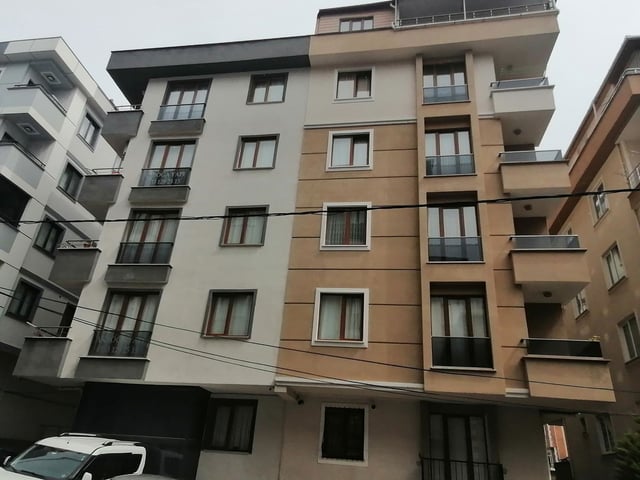 SANCAKTEPE ABDURAHMANGAZİ MAHALLESİNDE METROYA YÜRÜME MESAFESİNDE SATILIK 2+1 ARAKAT DAİRE
