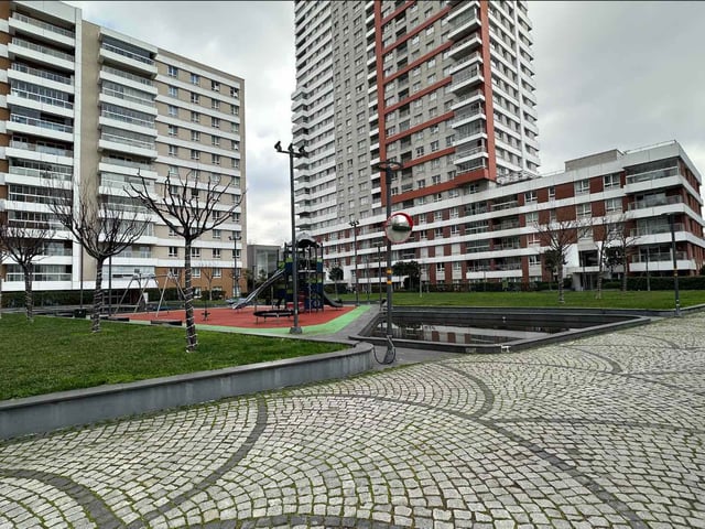 NUROLPARK SITESINDE GENIŞ BALKON KLIMALI 2+1 KIRALIK DAIRE