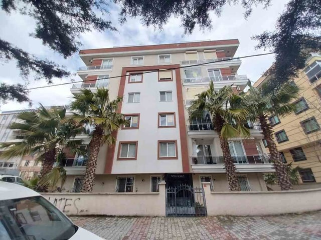 REMAX GELİŞİM'DEN GÜRPINAR 2+1 ARAKAT EBEVEYN BANYOLU