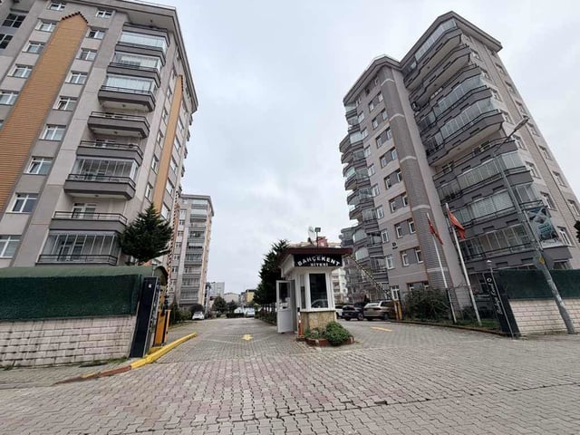 DEREBAHÇE'DE HAVUZLU SİTE I 7/24 GÜVENLİKLİ 3+1 SATILIK DAİRE
