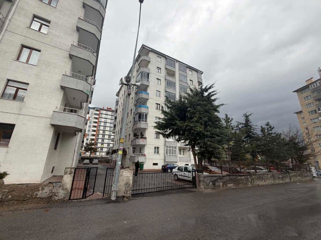 IÇI YAPILI 3+1 MESKENLI TEMIZ DAIRE