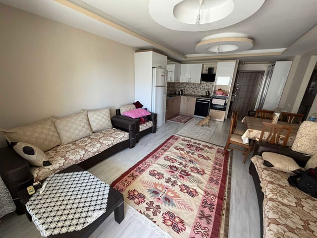 REMAX GÜNEYDEN TÖMÜKTE GENIŞ 2+1 DAIRE
