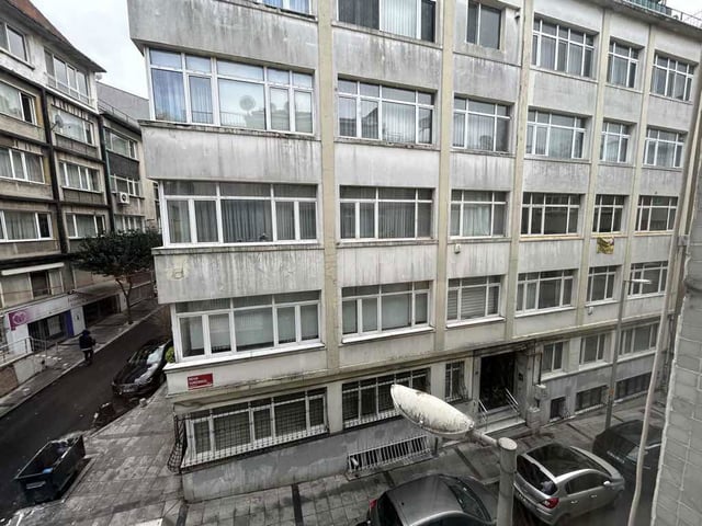 ŞİŞLİ PERİHAN SOKAK TERASLI SATILIK DAİRE