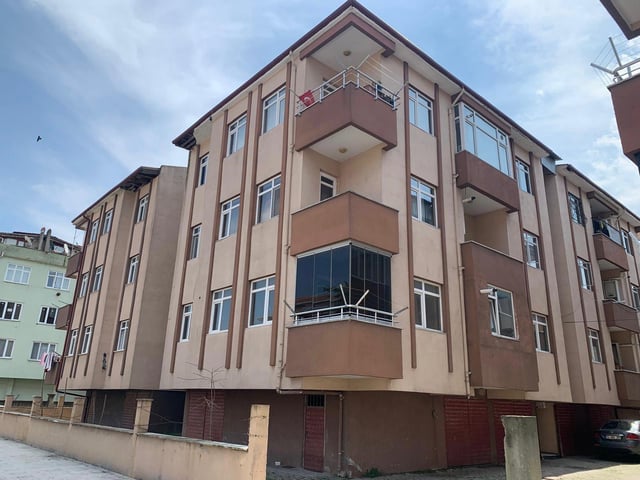 REMAX DESİGN MAHALLESİNDE DERMAN SOKAKTA 140 M2 SATILIK DAİRE
