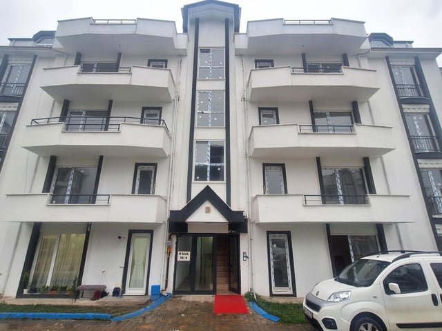 KARTEPE ARSLANBEY DE SİTE İÇERİSİ 2+1 SATILIK BAHÇE KATI
