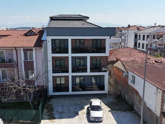 REMAX MAVİ SENEM KOÇ MİTHATPAŞA MAH.DE LÜKS 2+1 SATILIK APART