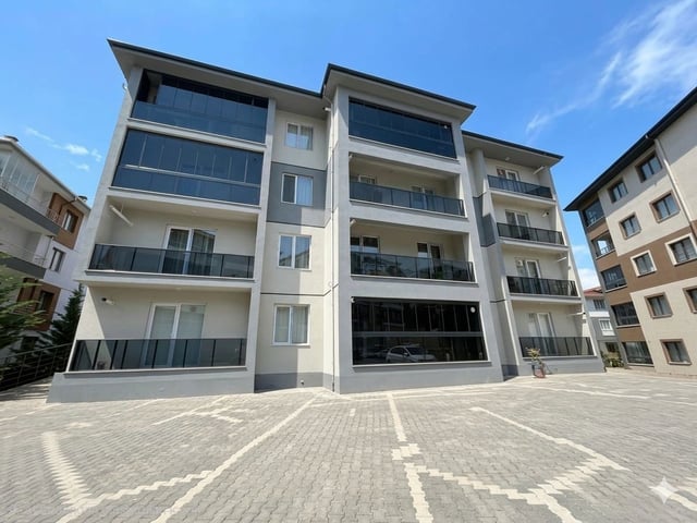 GÖLBAŞI’NDA HARİKA KONUMDA SATILIK 1+1 DAİRE