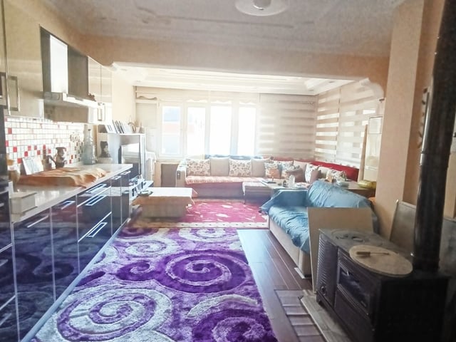 DENİZ MH.(KIŞLA) GENİŞ ŞEHRİN MERKEZİNDE 3+1