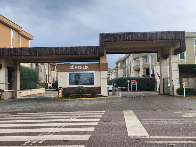 BAŞISKELE EVİMİZ KOCAELİ SİTESİNDE 2+1 BAHÇE KATI KİRALIK DAİRE