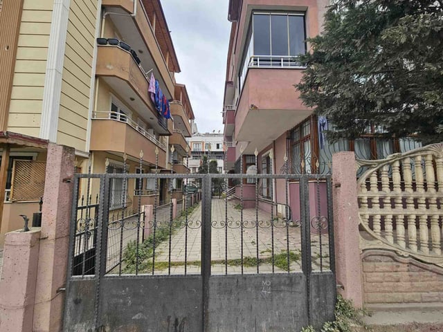 YARIMCA MIMAR SINAN MAH.MERKEZI KONUMDA ARAKAT 3+1 SATILIK DAIRE