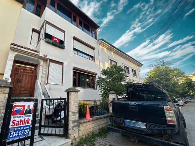 KOŞUYOLU SABANCI SİTESİ KARŞISI GENİŞ 2+1 SATILIK DAİRE / BOŞTUR