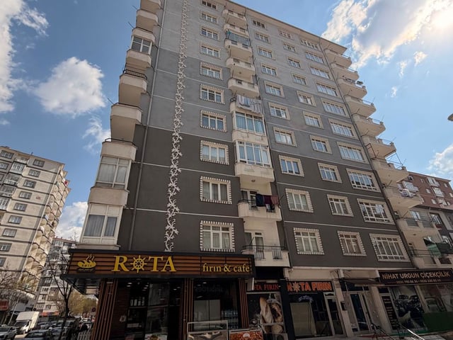 DEMETEVLER İVEDİK CAD ÜZERİ 3.KAT ASANSÖRLÜ BİNADA