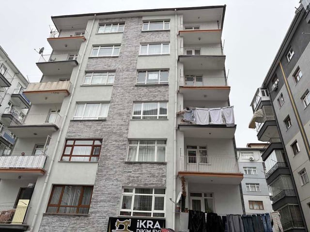 DEMETEVLERDE İÇİ YAPILI 3+1 DAİRE