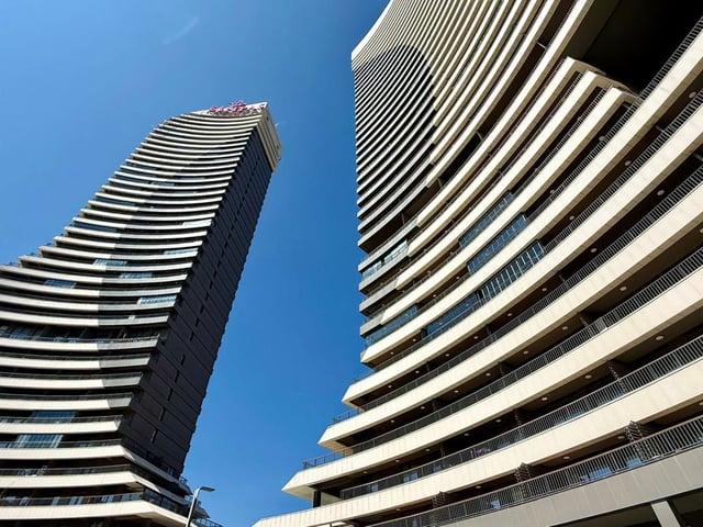 SİNPAŞ ALTINORAN KULE VADİ-MEYDAN MANZARALI BALKONLU SATILIK 1+1