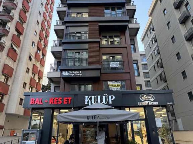 CADDEBOSTAN PLAJYOLU SOKAK’TA SATILIK GENİŞ 3+2 DUBLEKS