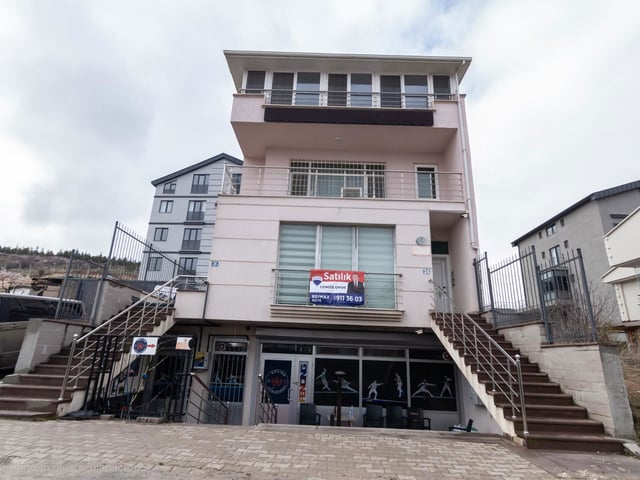 YAŞAMKENT'TE SATILIK LÜKS 1+1 DAİRE