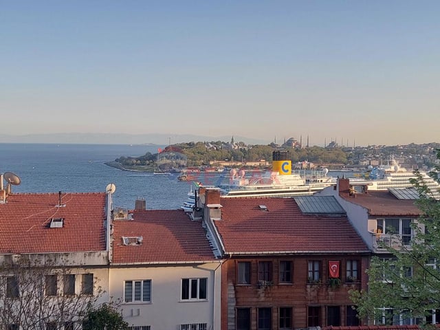 CİHANGİR SUSAM SOKAKTA BOĞAZ MANZARALI SATILIK DAİRE