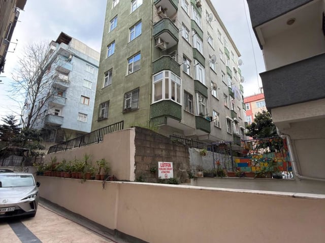 ÜMRANİYE-ATATÜRK MAH.-2+1 SATILIK DAİRE-YÜKSEK ARSA PAYLI