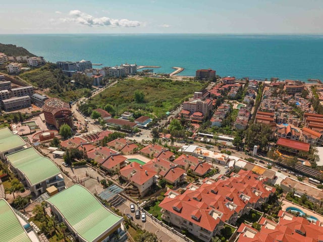 KONAKLIDA DENİZE 300 METRE VİLLA TADINDA SATILIK 2+1 DAİRE