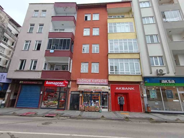 ARSİN ZİRAAT BANKASI KARŞISI CADDE ÜSTÜ DOĞALGAZLI 2+1 KİRALIK