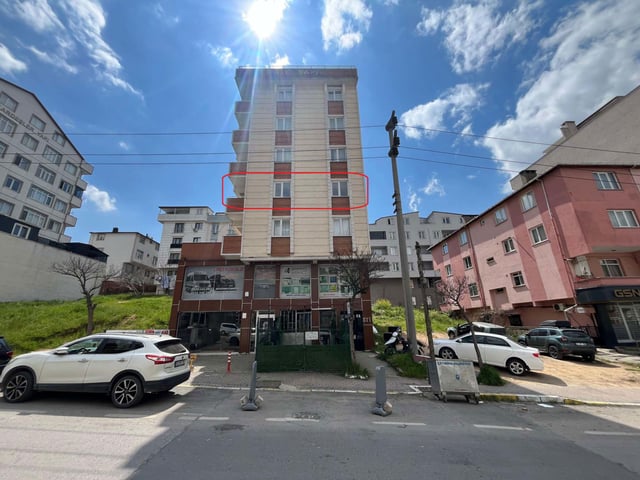 ÇAYIROVA ATATÜRK MH. CADDE ÜZERİ ASANSÖRLÜ 2+1 ARAKAT BOŞ DAİRE