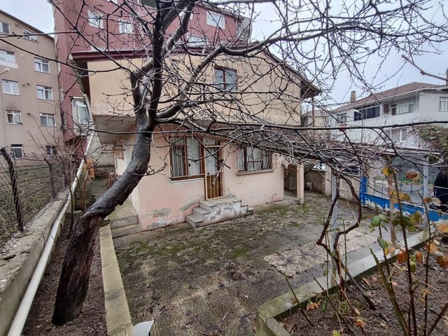 BELGRAD ORMANI BAHÇEKÖY MERKEZDE ARSA DEĞERİNDE MÜSTAKİL EVİMİZ