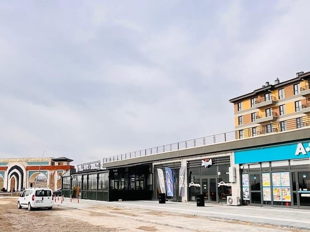 REMAX SAFE OZAN OR-ÜNİVERSİTE GİRİŞİNDE 1+1 FULL EŞYALI DAİRE