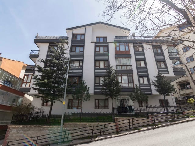 MAMAK ŞAFAKTEPEDE AILE SAĞLIK MERKEZI DIBINDE 5+1 SAUNA ODALI DUBLEX DAIRE
