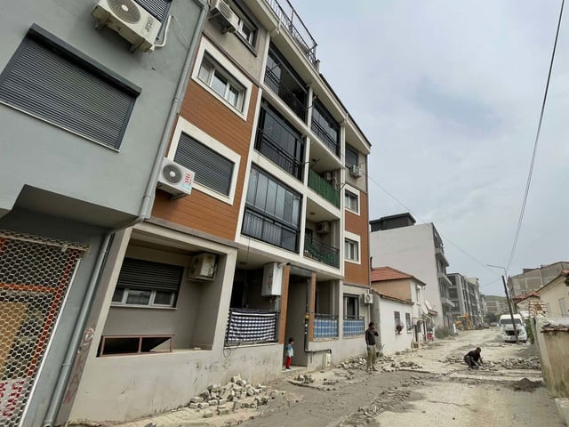 SEFERİHİSAR ÇOLAK İBRAHİM MAH. EBEVEYN BANYOLU KAPALI MUTFAK 3+1 DAİRE..
