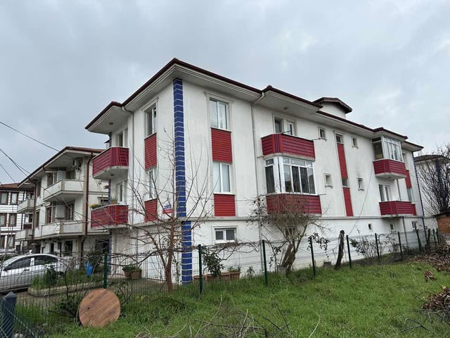 REMAX MAVİ'DEN ORTA MAHALLE'DE KİRALIK 2+1 DAİRE