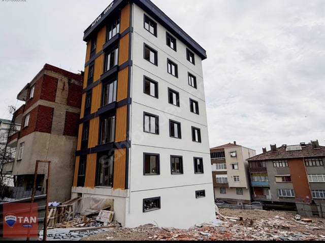 KARTAL YAKACIK CUMHURİYET MAHHELESİ YERDEN ISITMALI SATILIK 2+1
