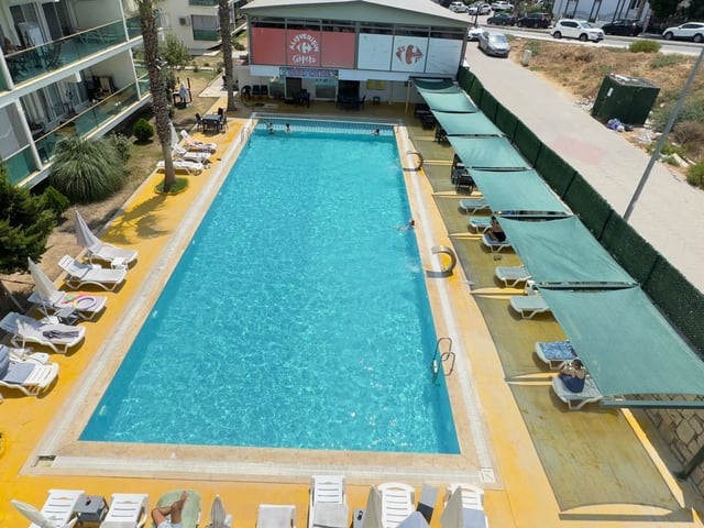 ALTINKUM'DA SITE IÇERISINDE HAVUZLU 2+1 DAIRE