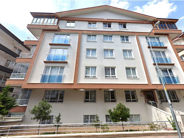 AKŞEMSETTIN MAH CADDE YAKINI 4+1 TEMIZ DUBLEKS SATILIK DAIRE