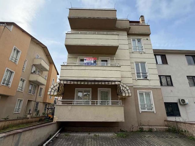 İZMIT YENIŞEHIR'DE KIRALIK 2+1 DAIRE (90M², ARA KAT)