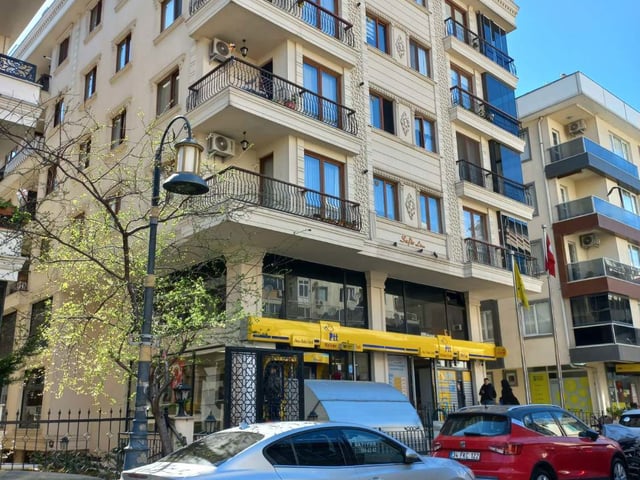 MALTEPE ÇARŞI MERKEZI KONUMDA KAPALI OTOPARK 3+1 ISKANLI 120 M2